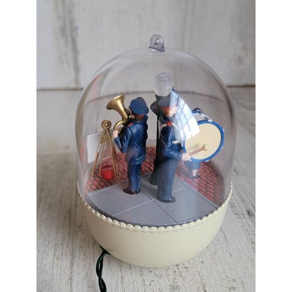 Hallmark vintage Salvation Army band magic ornament Xmas - Picture 4 of 7